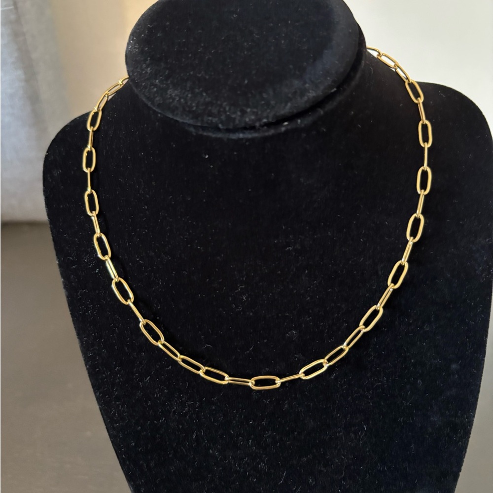 Elegant Gold Chain Necklace
